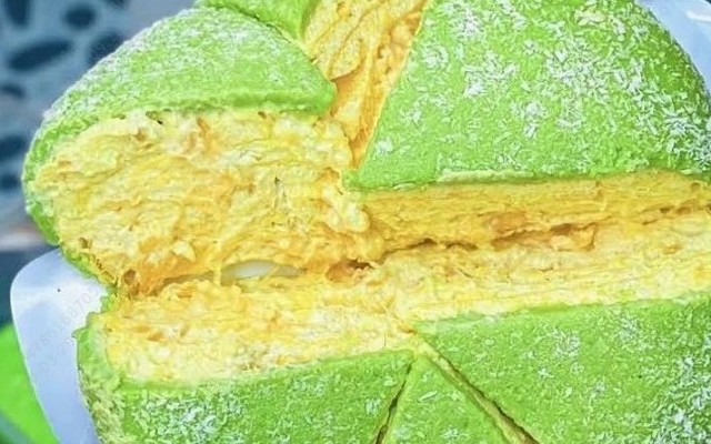 Chân Gà & Bánh Crepe - Hồ Học Lãm