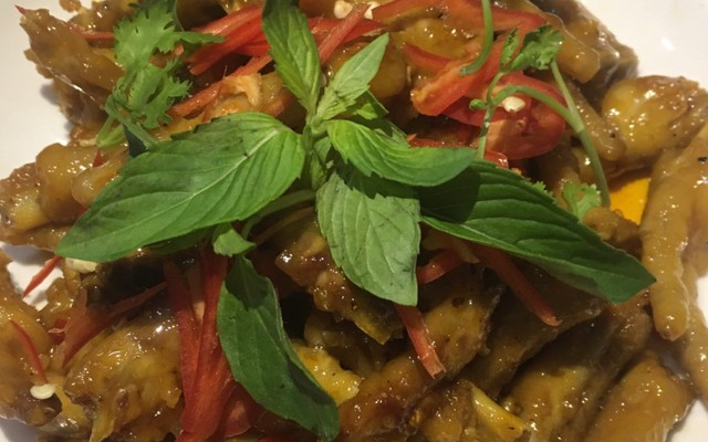 Út Ăn Vặt - Chân Gà - Phan Sào Nam