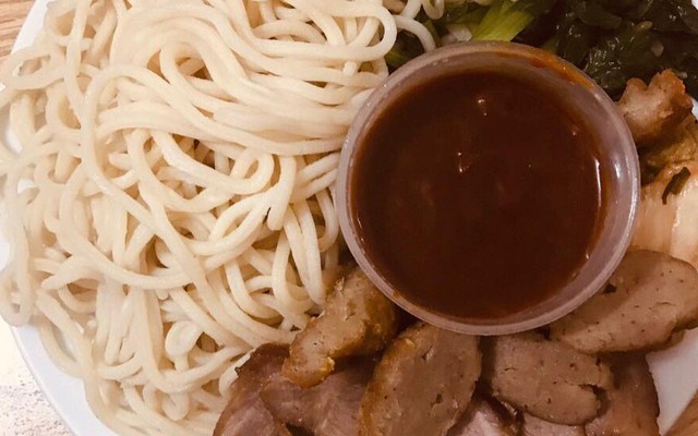 Đường Yên Quán - Mỳ Trộn Xá Xíu - Hồng Mai