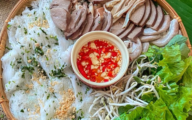 Tiệm Nhà Cám - Đặc Sản Bình Định - Nguyễn Thị Minh Khai