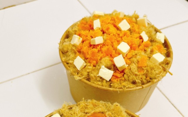 Tiệm Bánh Cô Lùn - Bông Lan Trứng Muối