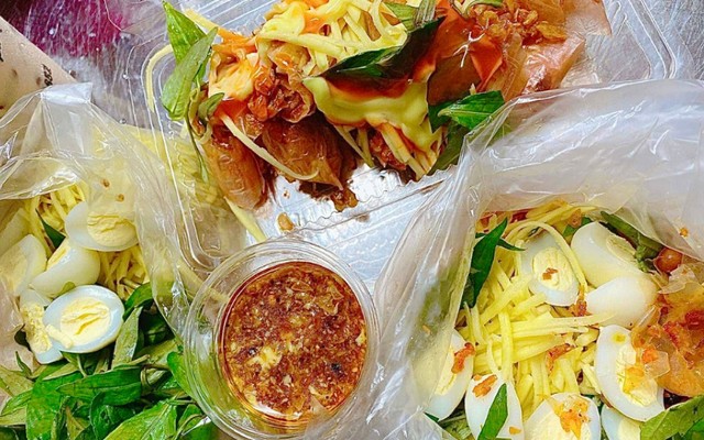 Cô Ngọc - Bánh Tráng Trộn & Tré Trộn - Nguyễn Trãi