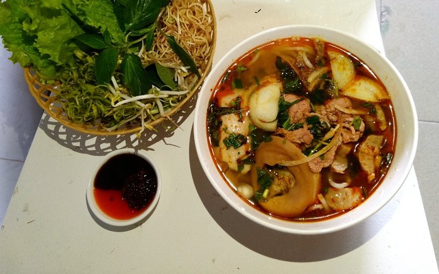 Cô Năm Béo - Bún Bò Huế - 4/17 Lưu Chí Hiếu