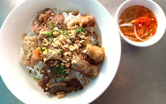 Bún Thịt Nướng Cô Ngân - Bùi Đình Túy