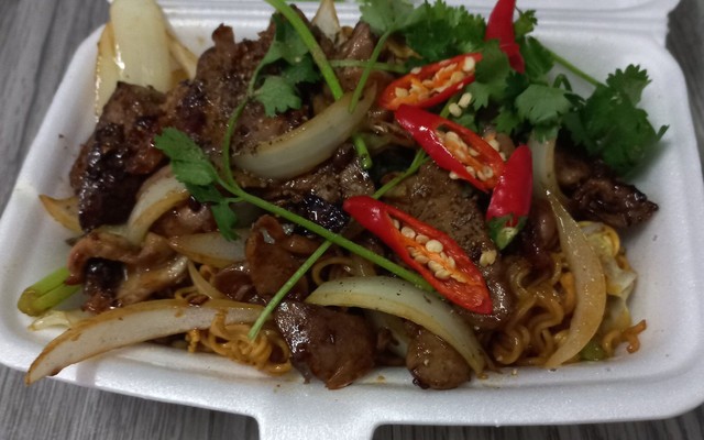 Cô Kim - Mì Xào Lòng Gà - 156 Tân Mỹ