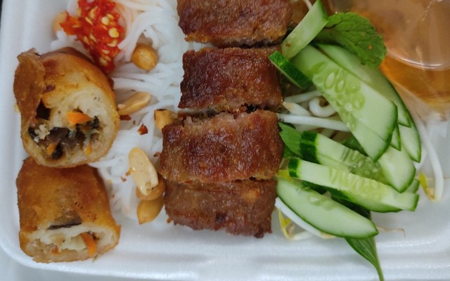 Bánh Cuốn, Bánh Mì & Bún Thịt Nướng Nhà Bông - Nguyễn Thái Sơn