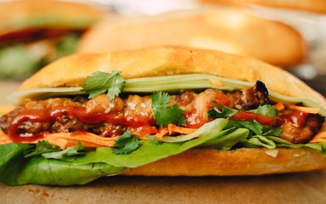 Bánh Mỳ Thịt Xiên Chíp Chíp - Nguyễn Khang