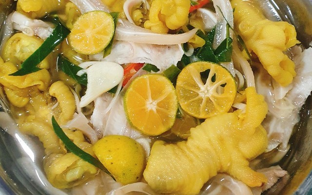 Ăn Vặt Ròm - Chân Gà Rút Xương Sốt Thái & Các Món Ăn Vặt - Sài Gòn