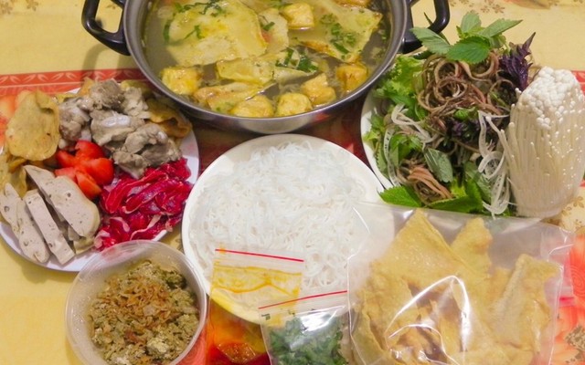 Thoa Lẩu Riêu Cua - Hồng Hà