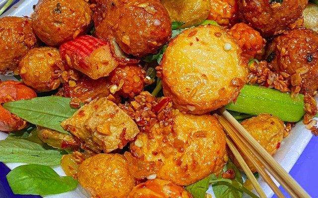 Ăn Vặt Cô Út - Cá Viên Chiên Sa Tế & Mì Nui Xào - Bạch Đằng