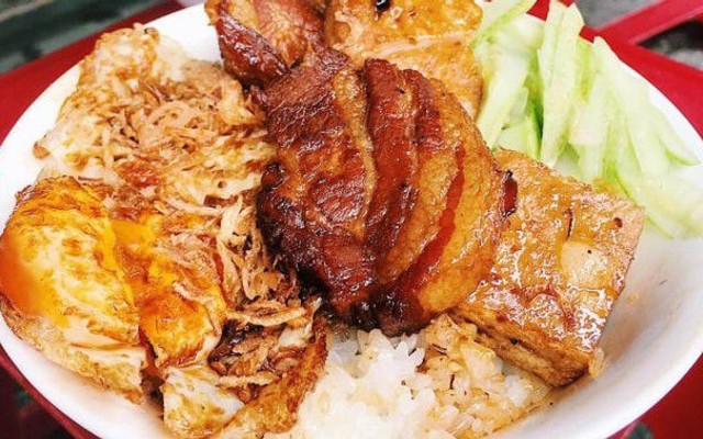 Bố Con Quán - Bánh Cuốn Nóng & Xôi Thịt - Ngõ Thịnh Hào 2