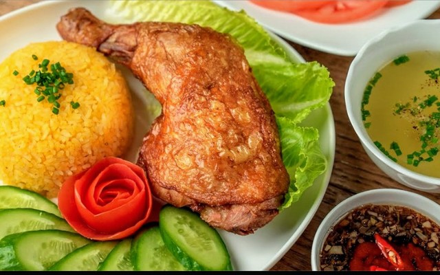 Cô Nguyệt - Cơm Gà - Hậu Giang