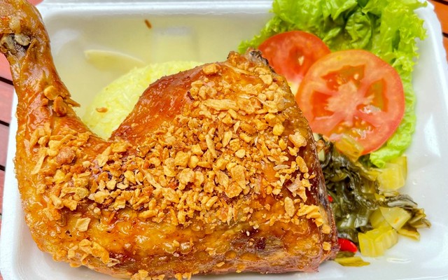 Cơm Gà Bento 468 - Cơm Gà Xối Mỡ Sốt Mắm Tỏi - Đường Số 8