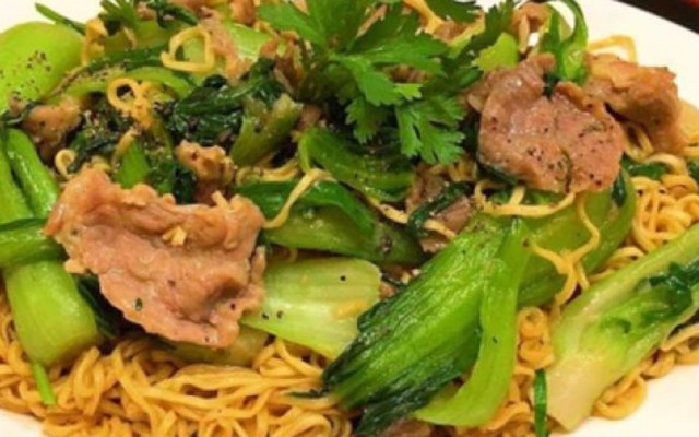 Cô Ba - Mì Xào, Gỏi Khô Bò & Bột Chiên - Đường Số 4