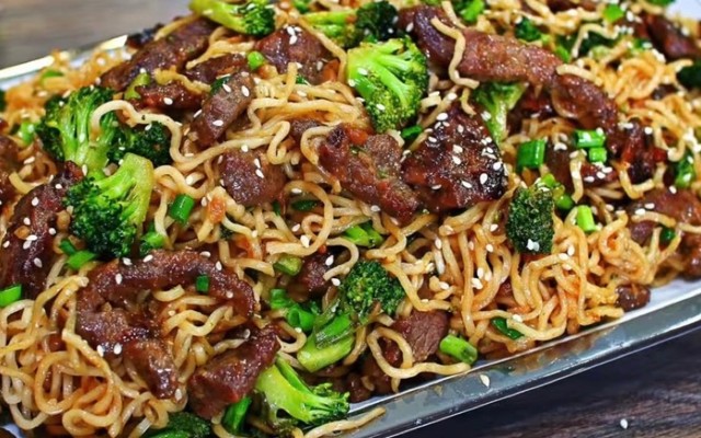 Quán Ăn Gia Đình Quý Vinh - Lẩu Bò & Bò Nướng Mỡ Chài - 59/31 Nguyễn Thị Tươi