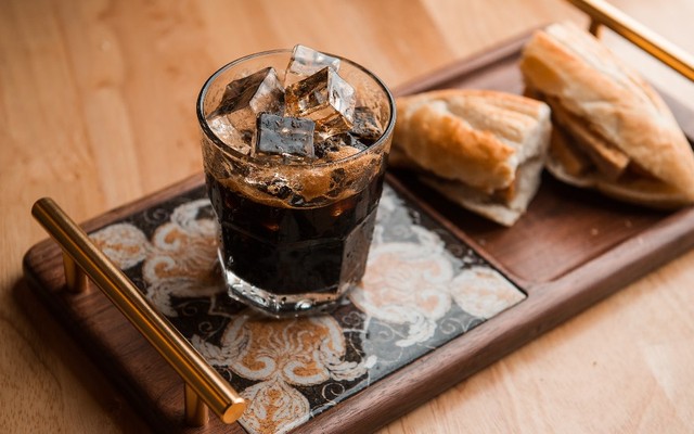 Sài Gòn Đậm Đắng - Cafe & Bánh Mì - Điện Biên Phủ