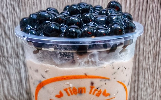 Tiệm Trà Long Phụng - Trà Sữa & Trà Trái Cây - Cô Giang