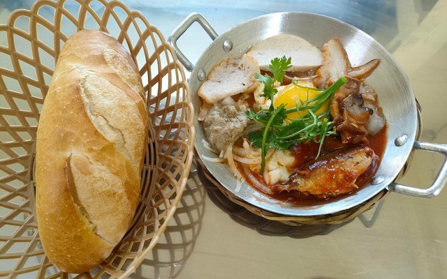 Bánh Mì 2 Chị Em - Dimsum & Bánh Bao - 30/4