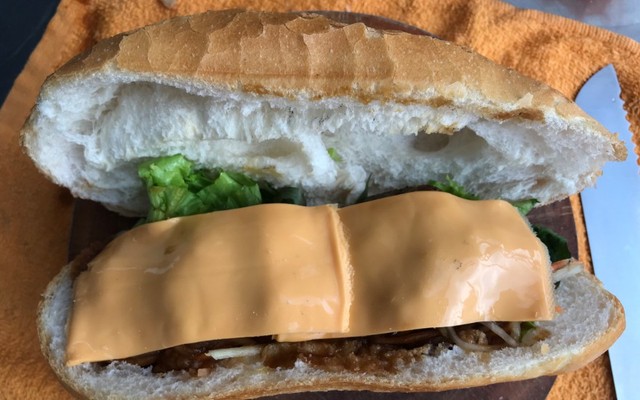 Bánh Mì Thịt Nướng 96 - Tạ Quang Bửu