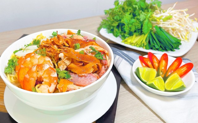 Cô Ngân - Mì Gà Da Giòn - 1200 (Số Cũ 199) Phạm Văn Thuận