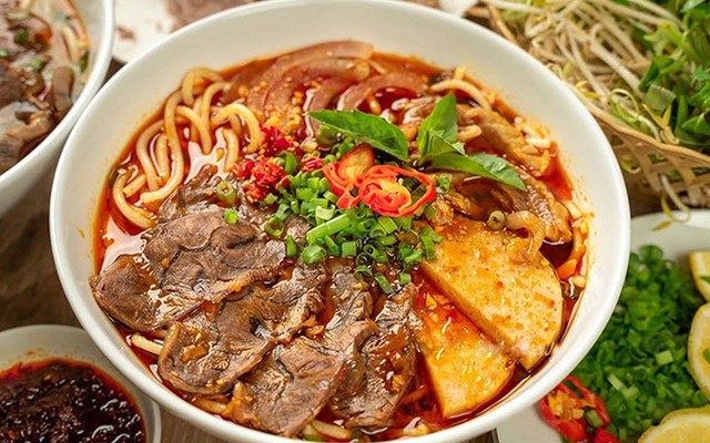 Cháo Lòng Xương Má Hàm & Gà Nướng Ông Đức Huế