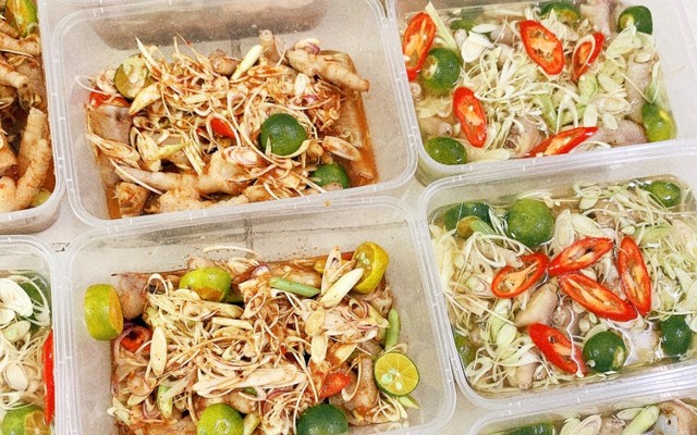 Ngọc Tú - Cơm Gà Xối Mỡ - Đường Số 1