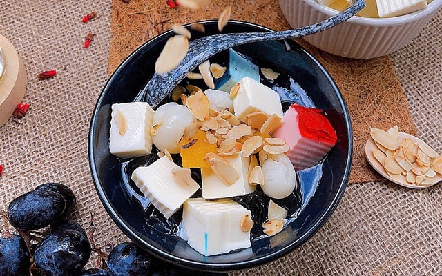 Chè Khúc Bạch Chicken - Trà Sữa & Bánh Bao Kẹp - Đinh Bộ Lĩnh