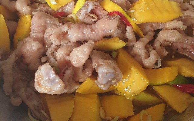 Ăn Vặt Ruby - Chân Gà Xả Tắc - Lê Đức Thọ