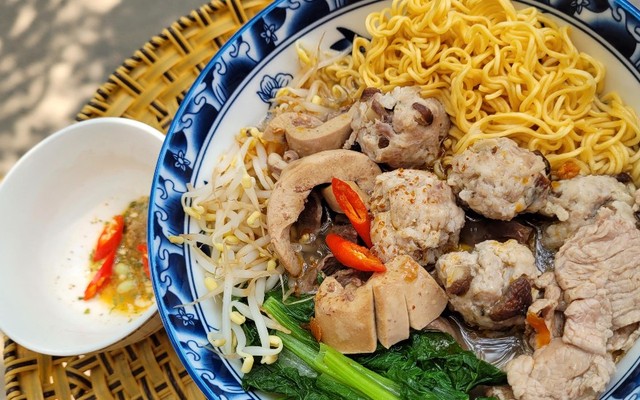 Cô Thanh - Dimsum Tiểu Long Bao