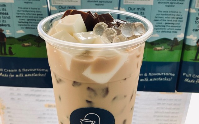 Yours Coffee And Tea - Trà Sữa - Cách Mạng Tháng Tám