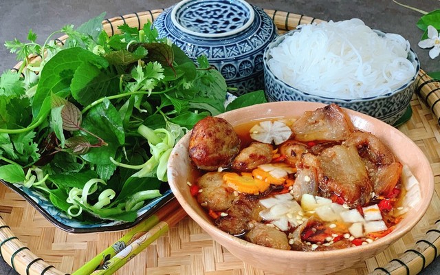 Cô Duyên - Bún Chả & Bún Đậu - Đức Diễn