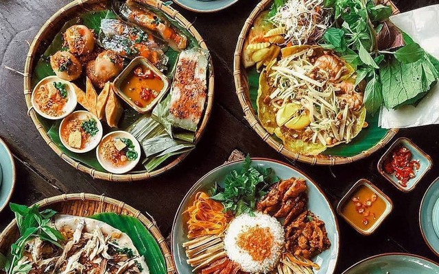 Tiệm Nhà Phố - Ẩm Thực Truyền Thống Huế - Lê Độ