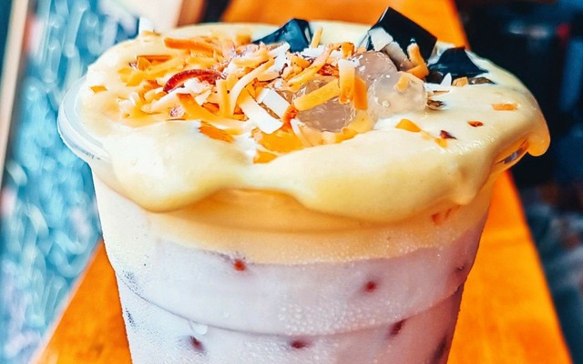 Tiệm Trà Sữa Moon - Trà Sữa Kem Trứng Vụn Dừa Nướng - Đường Số 6