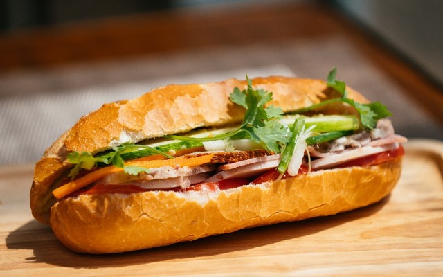 Bánh Mì Thịt Nướng Chị Anh - Bánh Mì - Bà Hạt