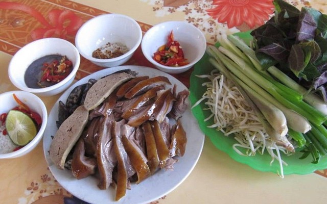 Quán Bà Màu - Món Quê & Đồ Nhậu - Thành Công