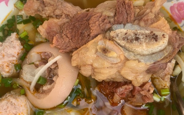 Bún Bò V Liên 33 - Nguyễn Đình Chính