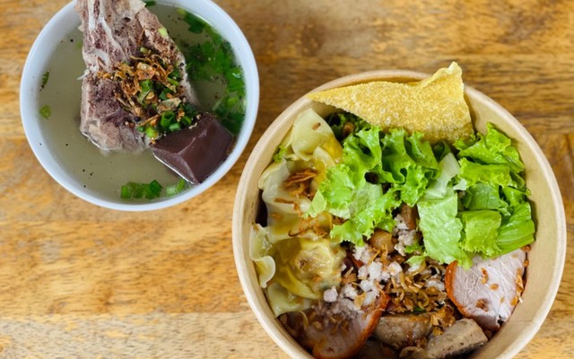 Hủ Tiếu Hoàng Phát - Mì & Hoành Thánh - Lê Văn Duyệt