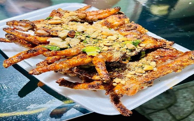 Ba Chị - Chân Gà Nướng - Đường Số 1