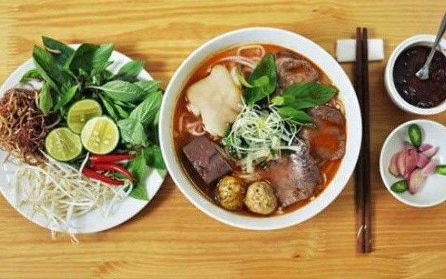 Miền Trung Ẩm Thực - Bún Bò & Bánh Bột Lọc - Huỳnh Văn Lũy