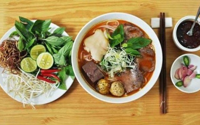 Miền Trung Ẩm Thực - Bún Bò & Bánh Bột Lọc - Huỳnh Văn Lũy