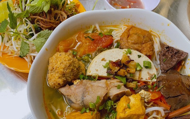 Dì Lan - Bún Riêu & Canh Bún - Khuông Việt