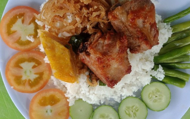 Quán Cơm Tấm Sườn Muối - Quang Trung