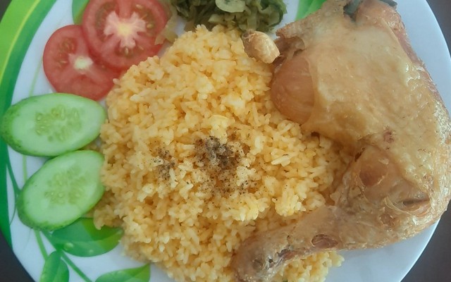 Tường Vy Cơm Gà Xối Mỡ - Nguyễn Thị Kiêu