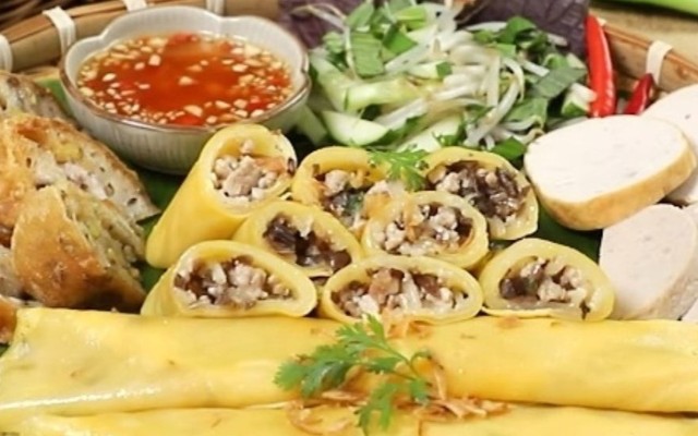Bánh Cuốn Nóng Cô Trúc - Ngô Tất Tố