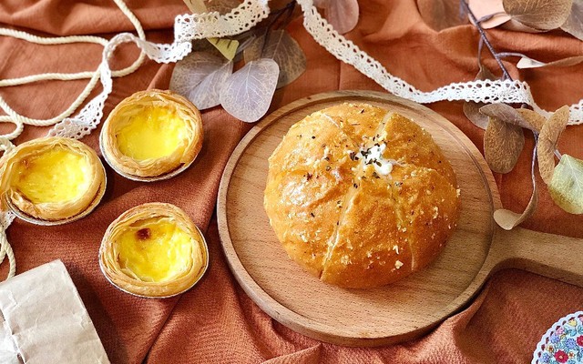 Fuong Cake - Bông Lan Trứng Muối - Lê Lợi