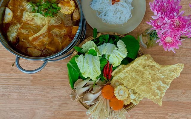 Chay Đại Phát - Lẩu & Mẹt - Lê Văn Chí