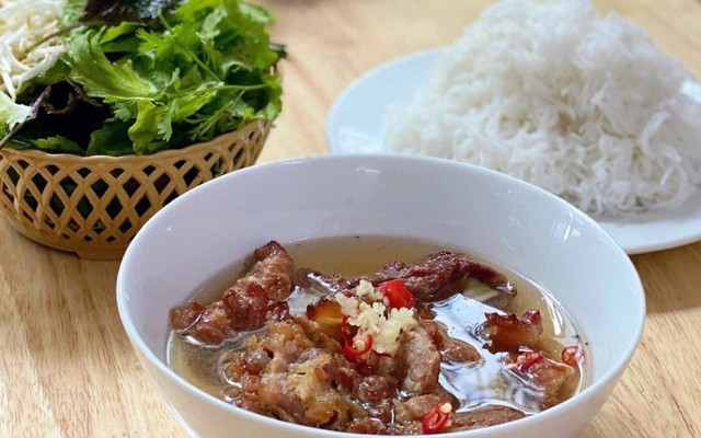 THANH LOAN - Bún Chả - 9 Ngách 30 Phố Trạm