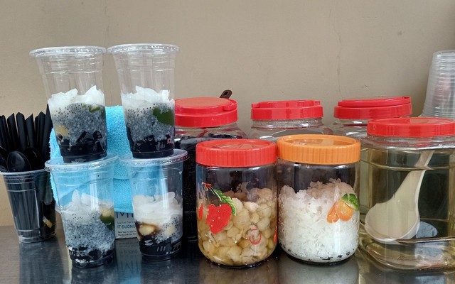 Chè Sương Sâm Dừa Nước - Chú Sáu