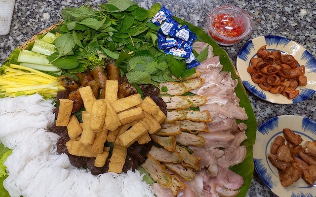 CHUNG BÉO - Bò Né & Bún Đậu Mắm Tôm - 369 Điện Biên Phủ