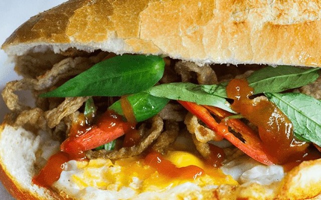 Bánh mì chả cá Má Hải - Bánh mì - Lê Trọng Tấn